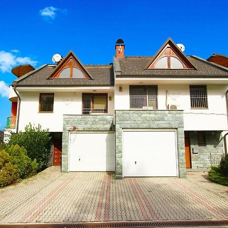 Villa Skenderija East By Poppy ซาราเยโว ภายนอก รูปภาพ
